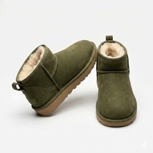 UGG Women Classic Ultra Mini Shearling Boots Olive Suede Size 10